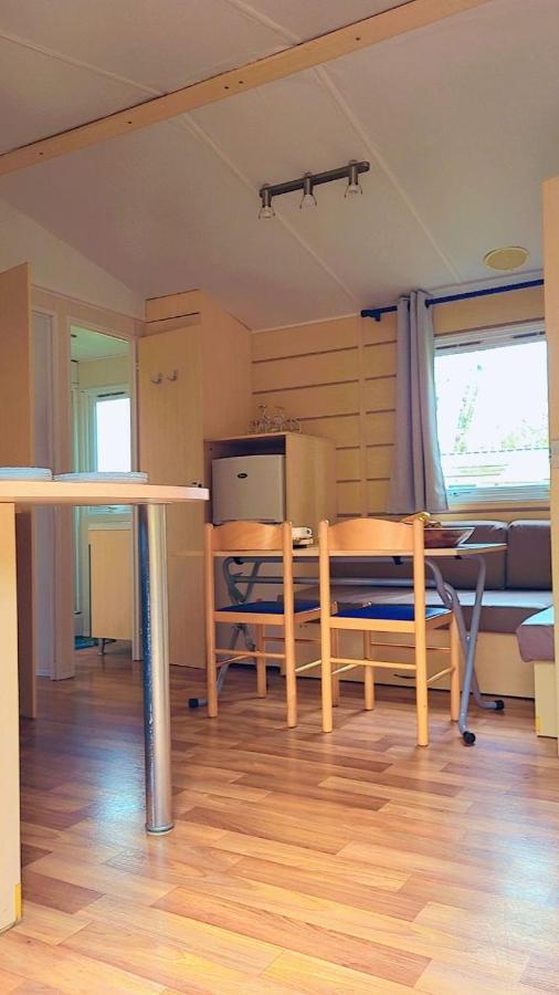 Camping Marvilla Parks -Parc Des Roches 91530 Saint-Cheron Exterior photo